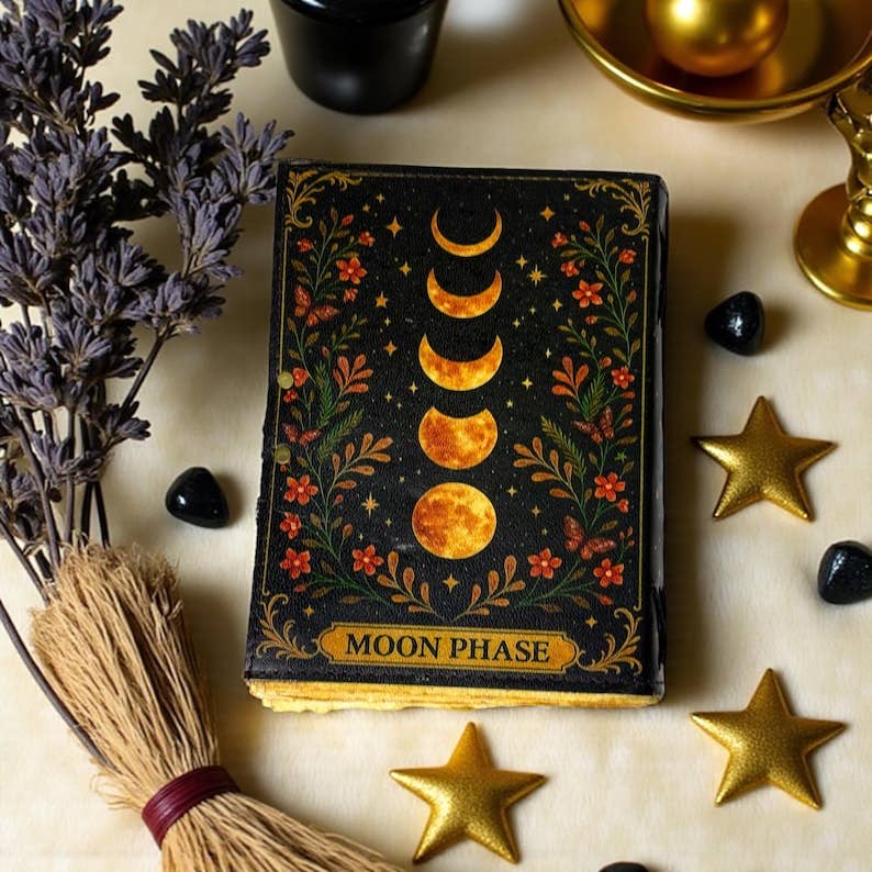 Grimorio Moon Phase — Vera Pelle con Fogli in Cotone