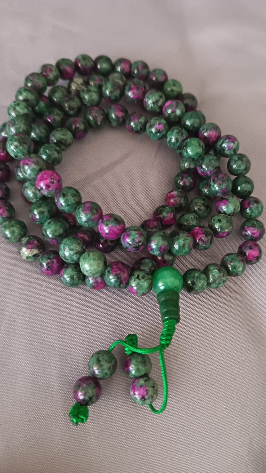 Japamala tibetano in Ruby Zoisite
