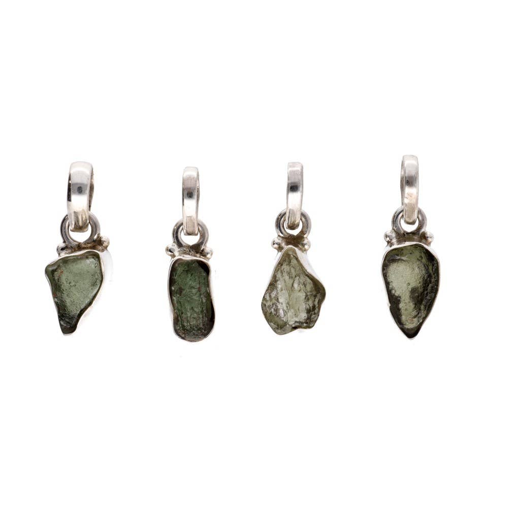 Collana in acciaio con ciondolo in moldavite e argento 925