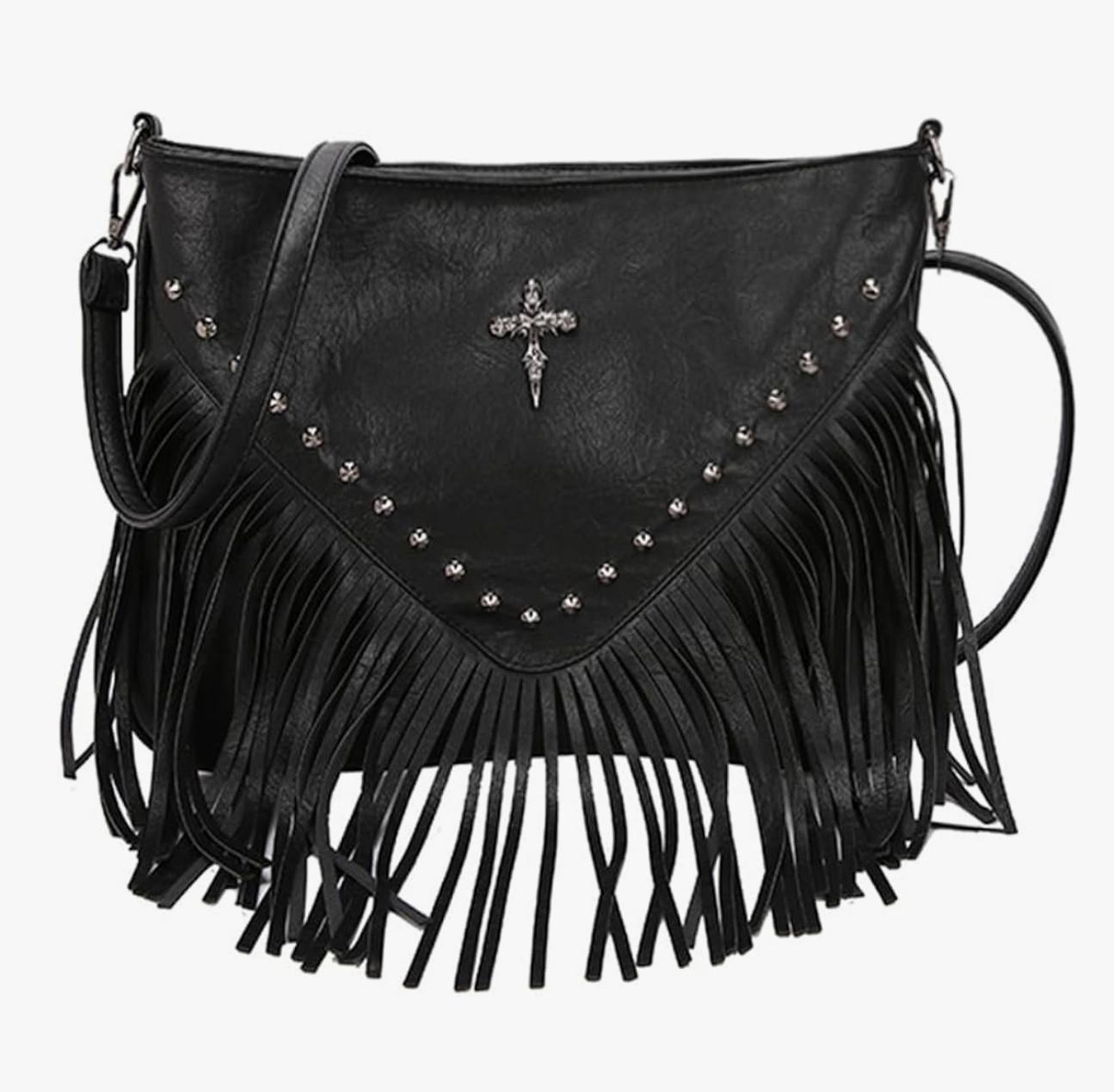 Borsa Tracolla Ecopelle Nera con Frange e Croce Borchiata 32x23cm