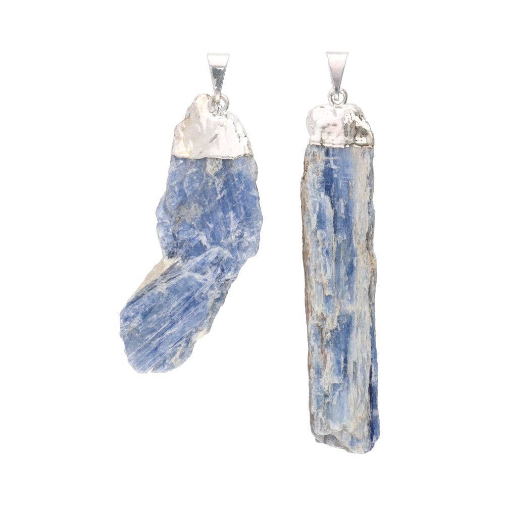 Collana con pendente in cianite grezza placcato in argento