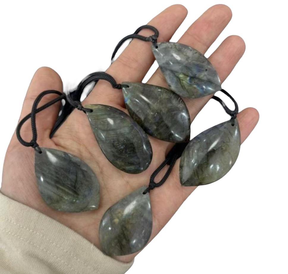 Collana Fiamma di Labradorite Naturale con Cordino Regolabile