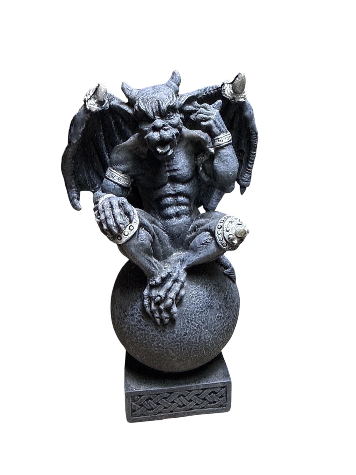 Gargoyle Meditativo su Sfera - Les Alpes 11 cm