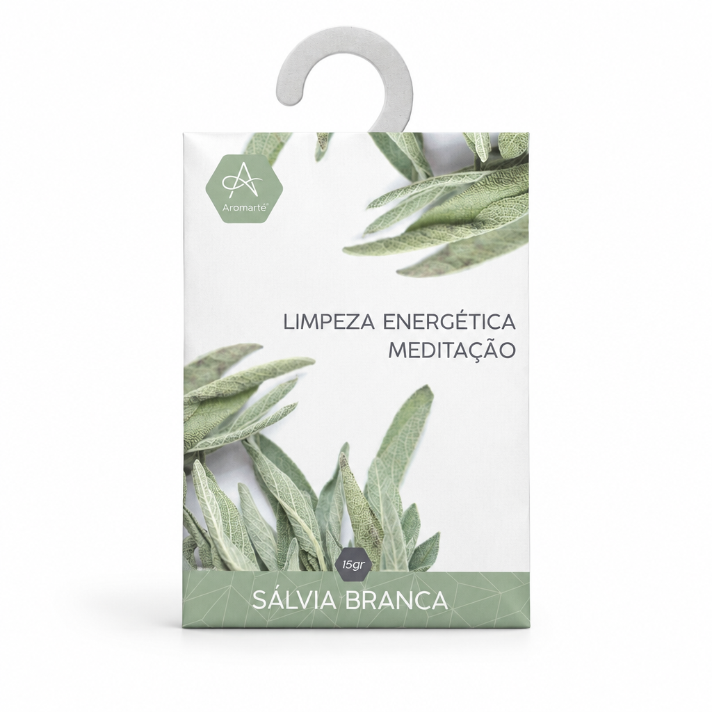 Sacchetto salvia bianca su fondo bianco