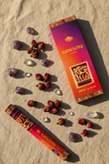 SAC Kamasutra Incense - lifestyle su lino con cristalli e ametiste