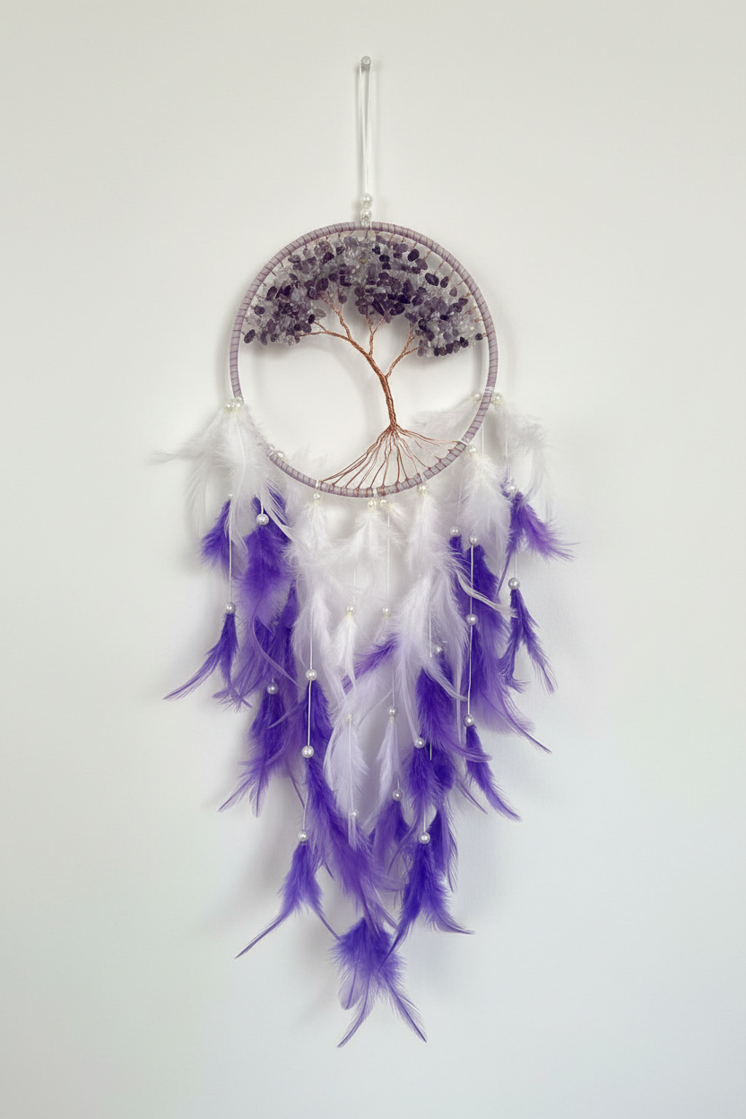 Dreamcatcher albero della vita ametista - appeso su parete bianca