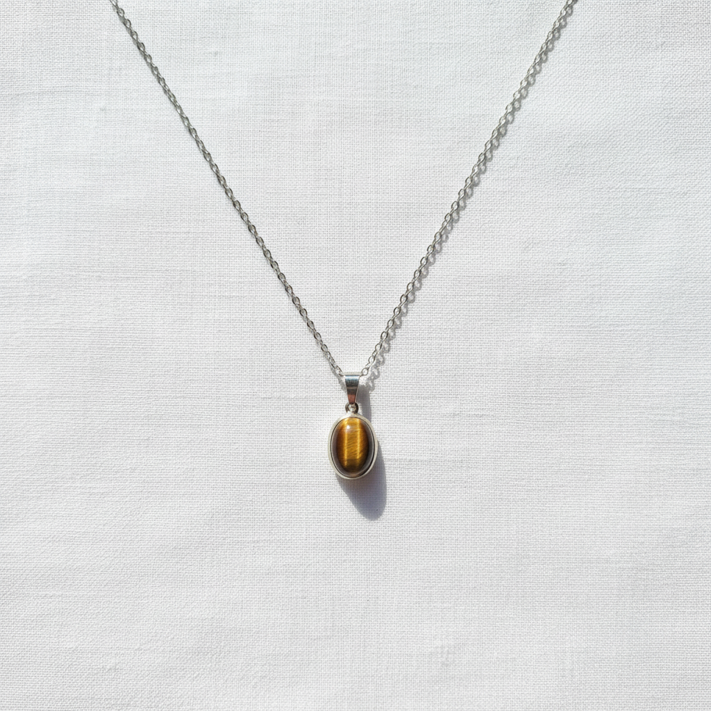 Collana con Ciondolo in Argento e Occhio di Tigre Naturale