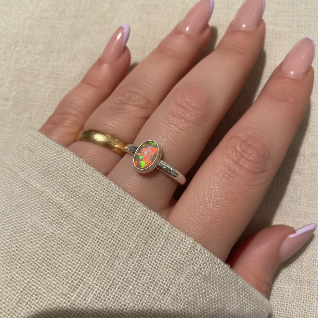 Anello Opale Arlecchino - Lifestyle indossato