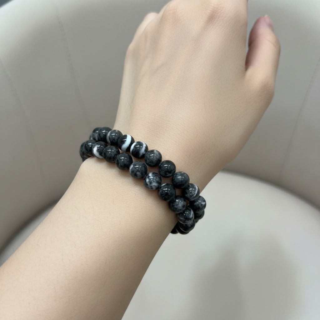 Bracciale Diaspro Zebra 8mm - lifestyle indossato