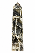Obelisco singolo in sphalerite su bianco