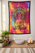 Telo Buddha mandala pavone appeso in stanza boho