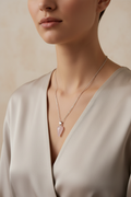 Collana Pendolo Quarzo Rosa indossata
