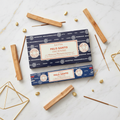 Satya Palo Santo - flatlay su marmo