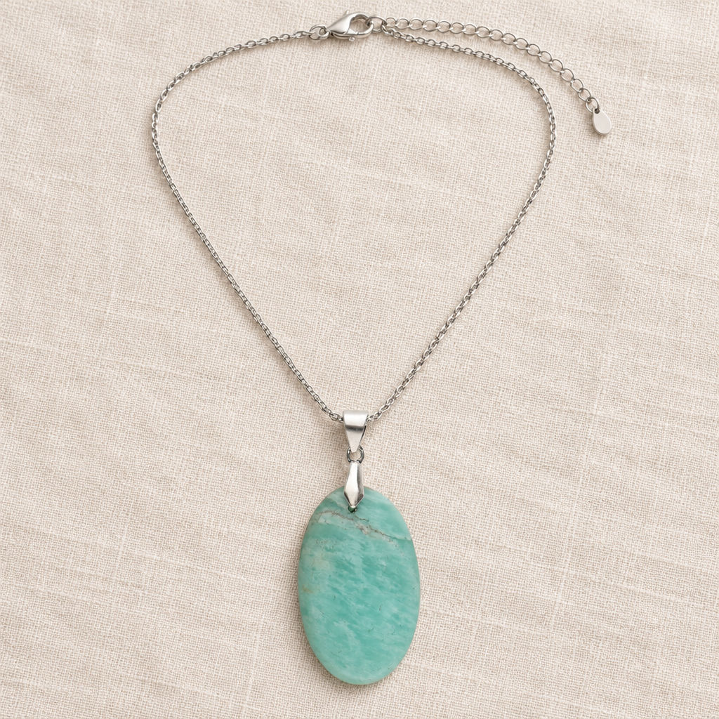 Collana regolabile con cabochon in amazzonite su lino