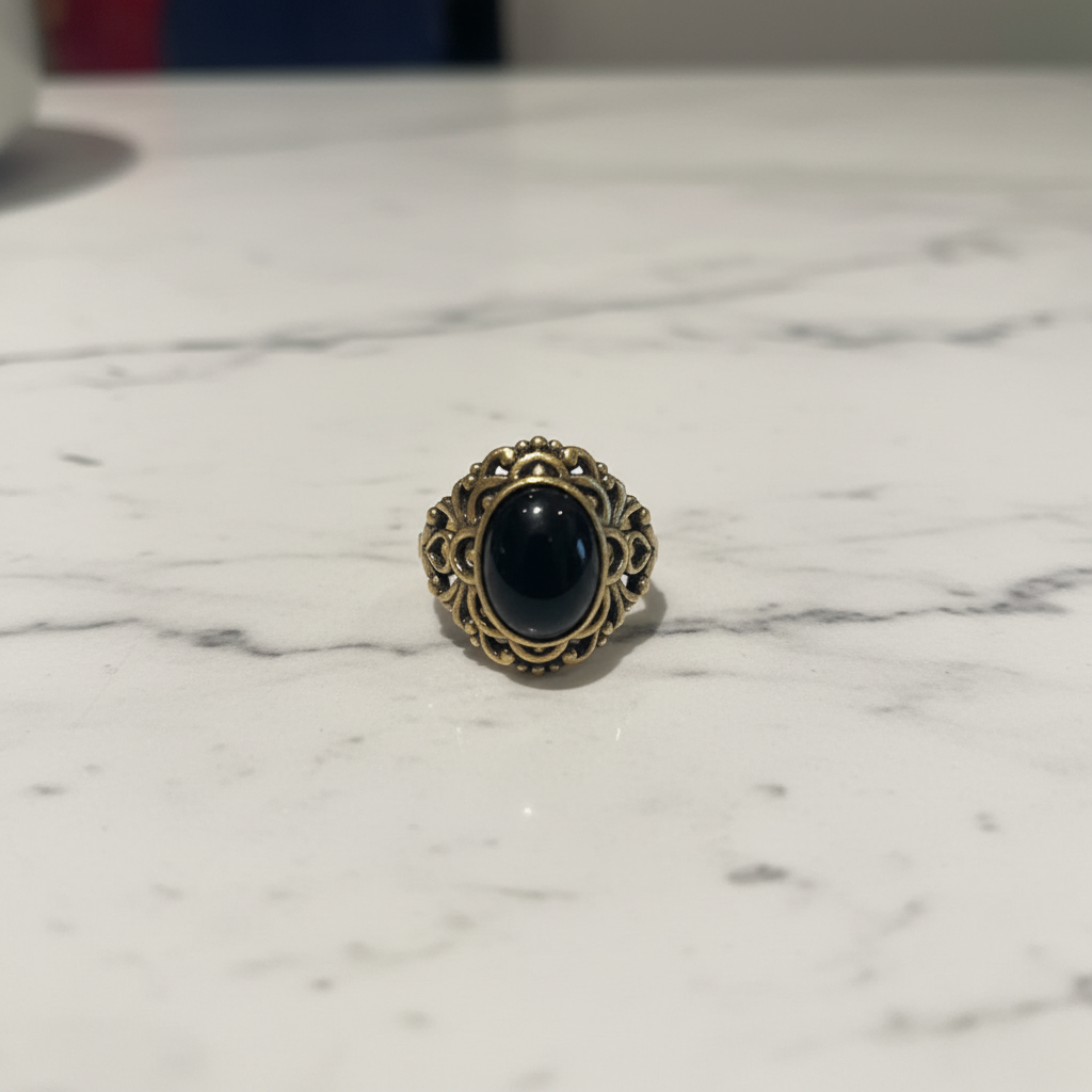 Anello Ottone Gold Vintage - Ossidiana flatlay