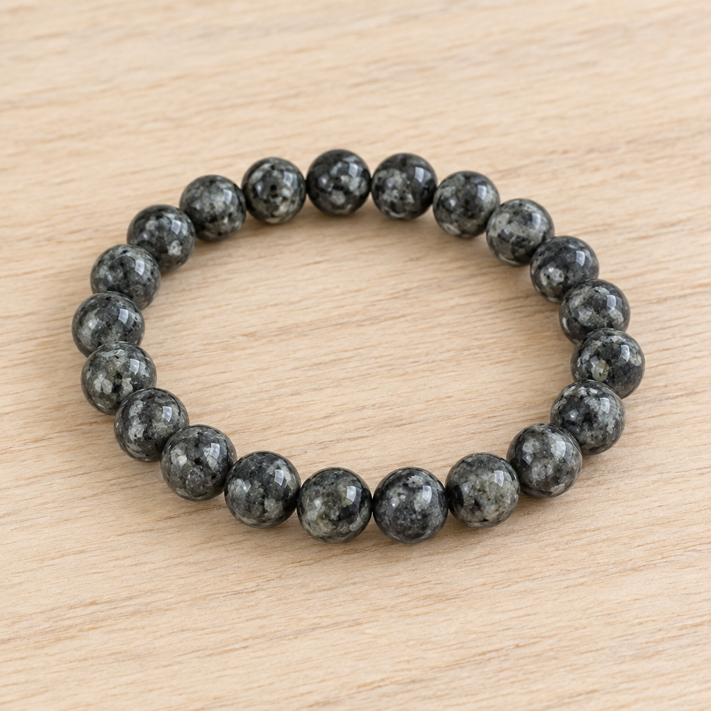 Bracciale in yooperlite su legno