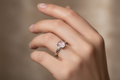 Anello kunzite indossato - lifestyle shot