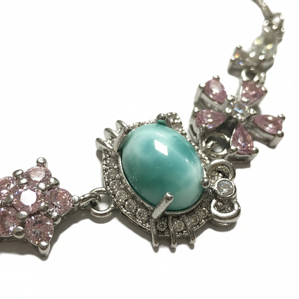 Bracciale Larimar close-up pietra e montatura argento