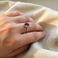 Anello ametista argento lifestyle indossato