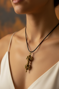 Collana dorje grande - indossata su modella