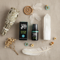 Olio aromatico Tribal Soul White Sage - composizione nativa su lino con dreamcatcher e piume
