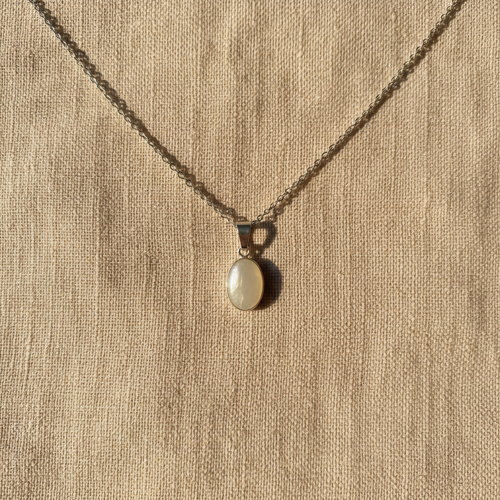 Collana con Ciondolo in Argento e Labradorite Bianca Rainbow