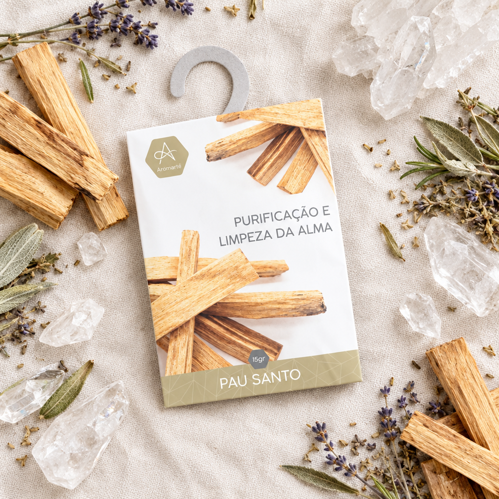 Sacchetto di palo santo su lino con cristalli ed erbe
