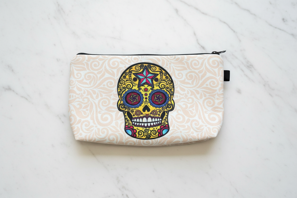 Pochette Teschio Messicano - flat lay su marmo bianco