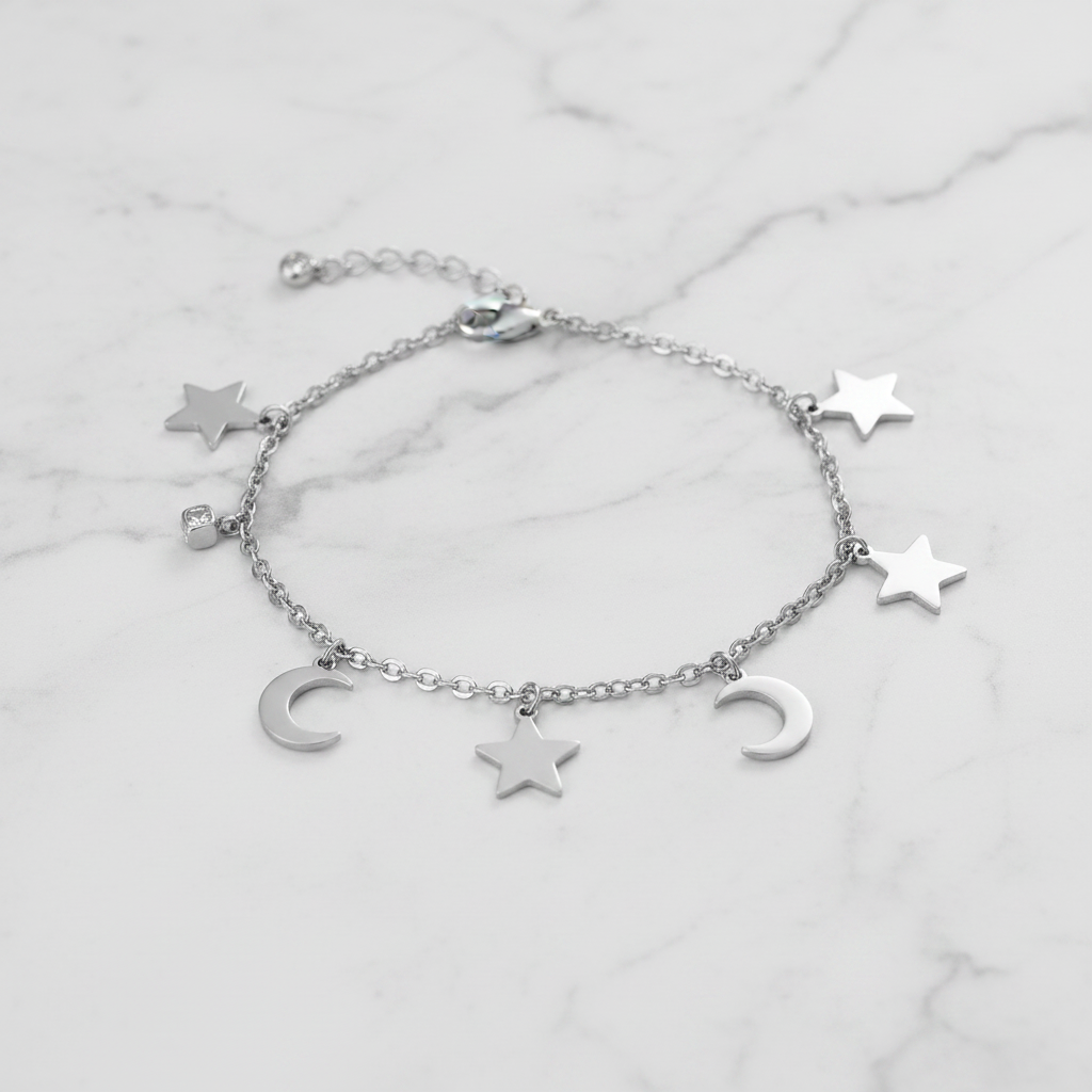 Bracciale silver luna e stelle - flatlay marmo bianco