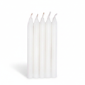 5 candele bianche per rituali sfondo bianco