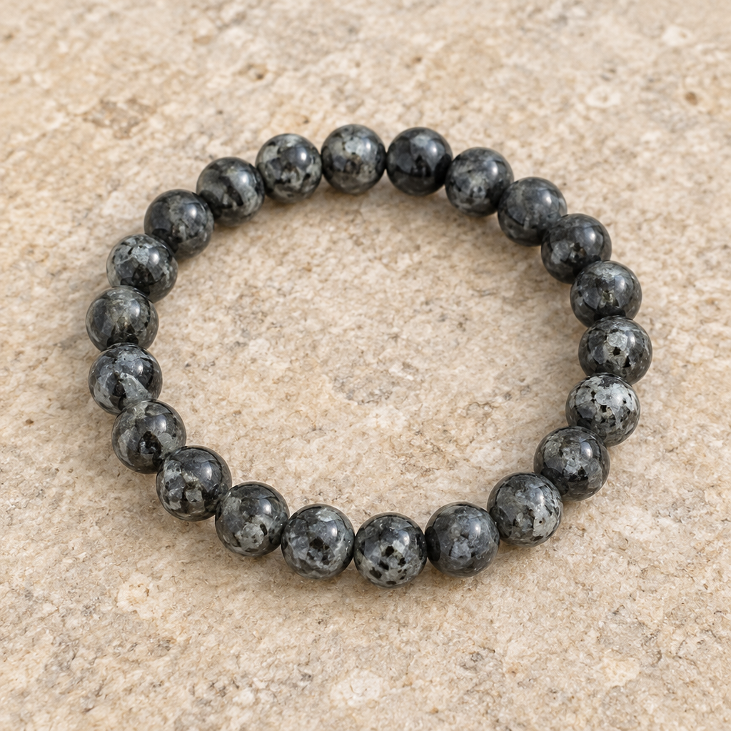 Bracciale in yooperlite su beige