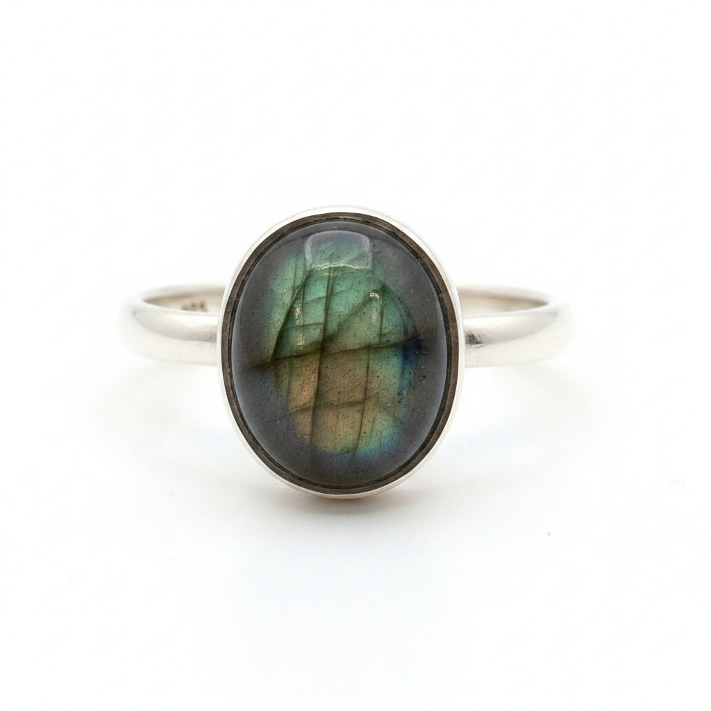 Anello labradorite verde argento macro close-up