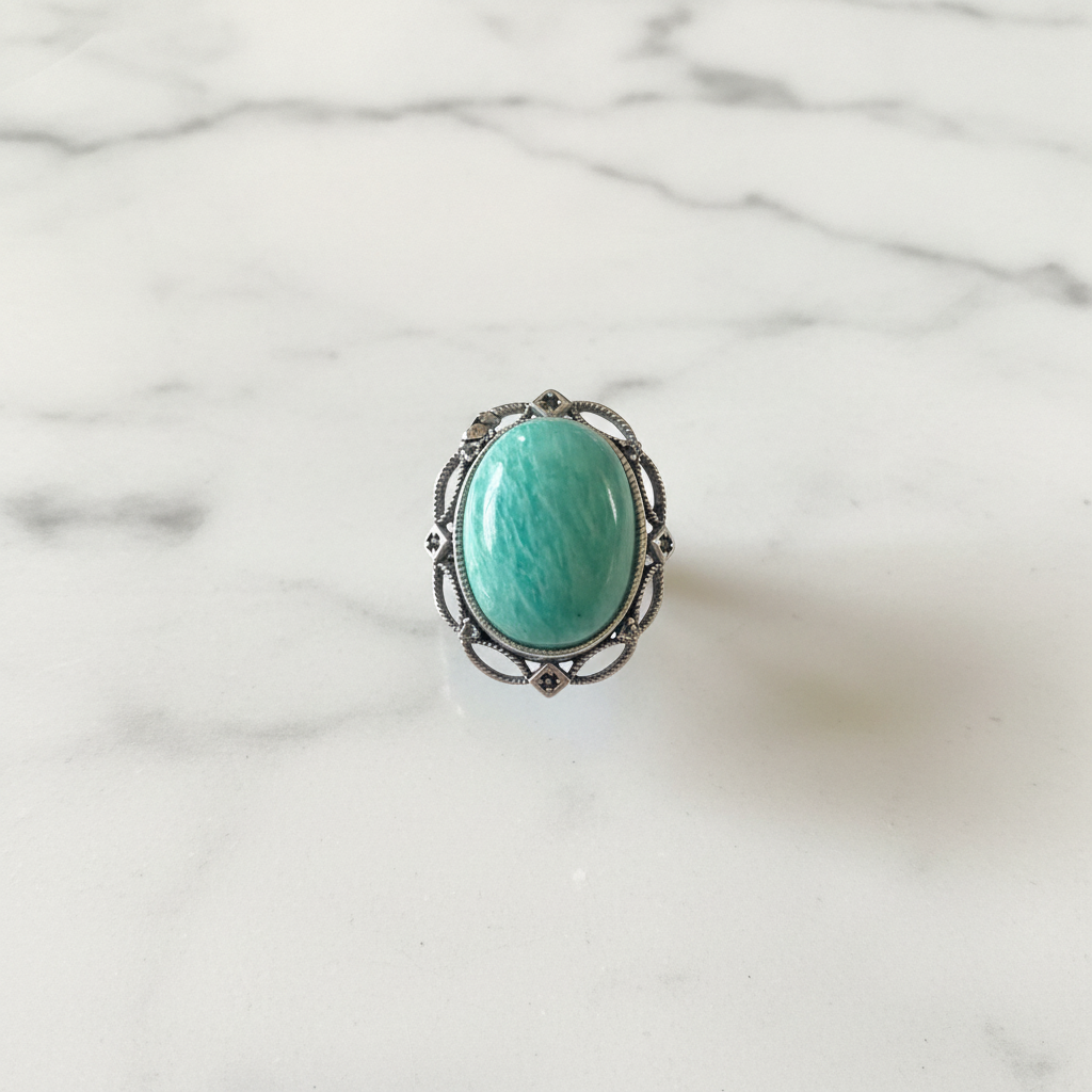 Anello amazzonite flatlay marmo