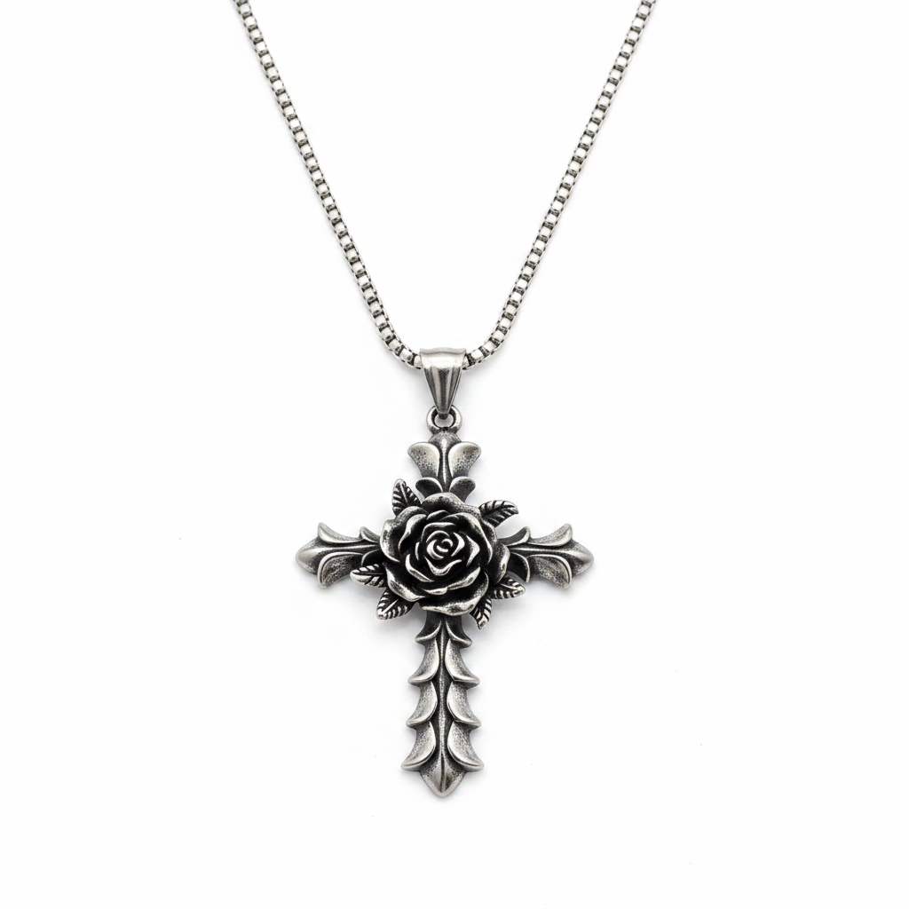 Collana Croce Gotica con Rosa - sfondo bianco e-commerce
