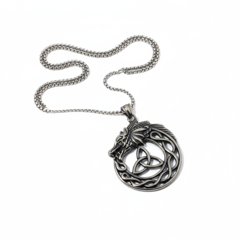 Collana Triquetra Celtica - sfondo bianco