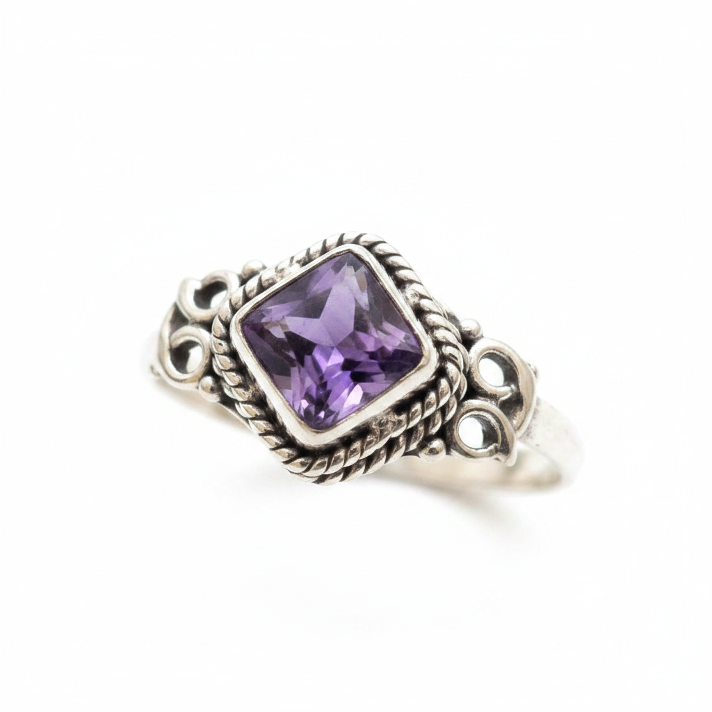 Anello ametista argento macro close-up