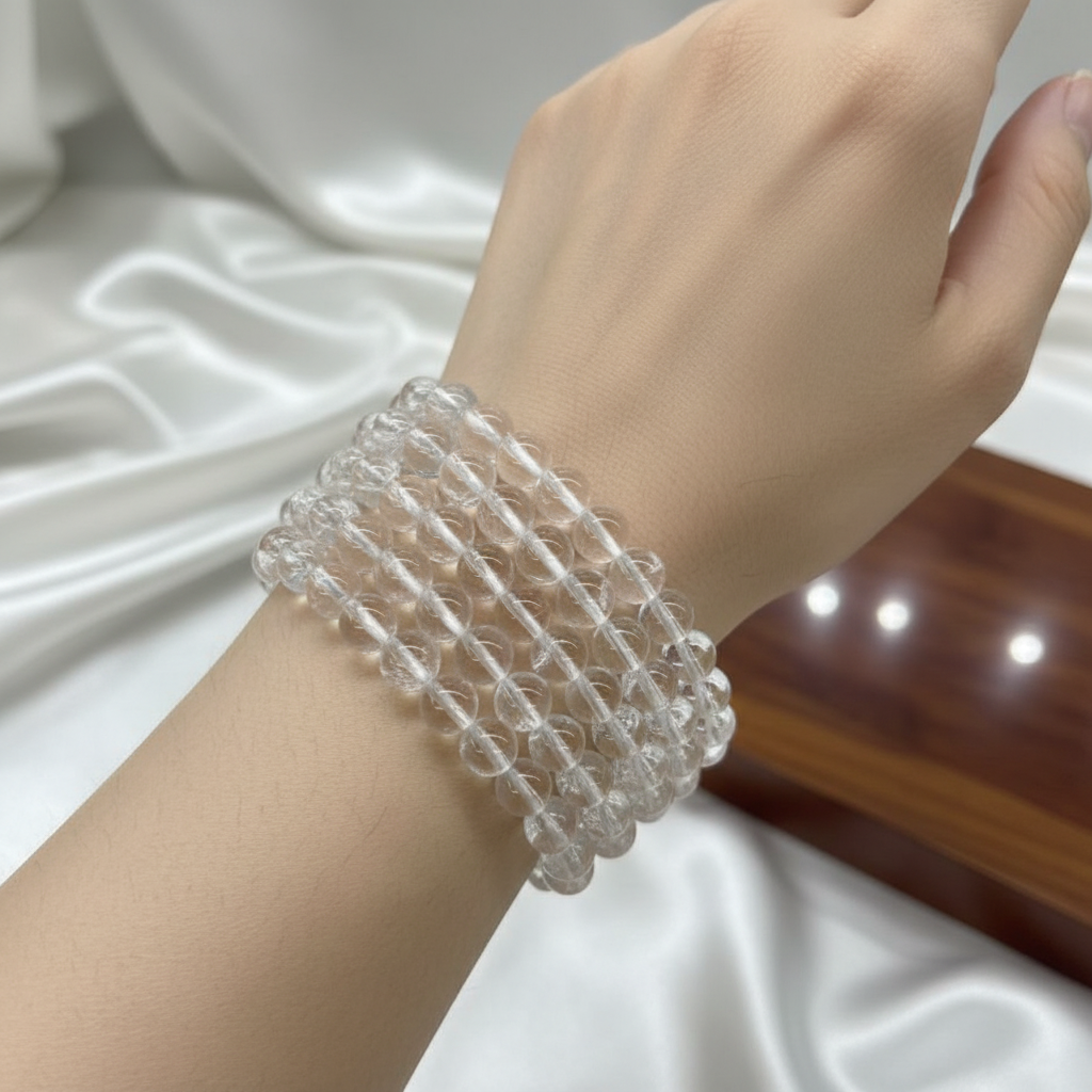 Bracciale Cristallo di Rocca 8mm - lifestyle indossato