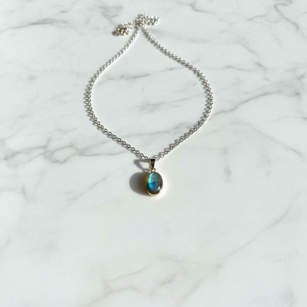 Collana con Ciondolo in Argento e Labradorite Verde Naturale