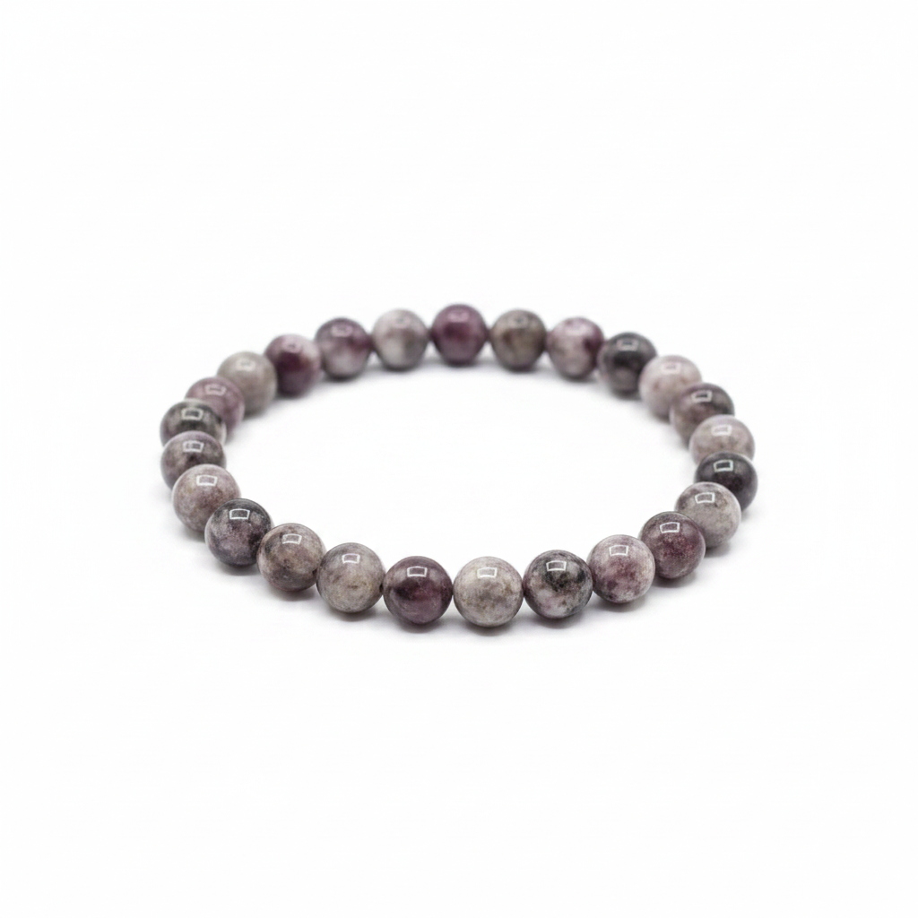 Bracciale tormalina su sfondo bianco