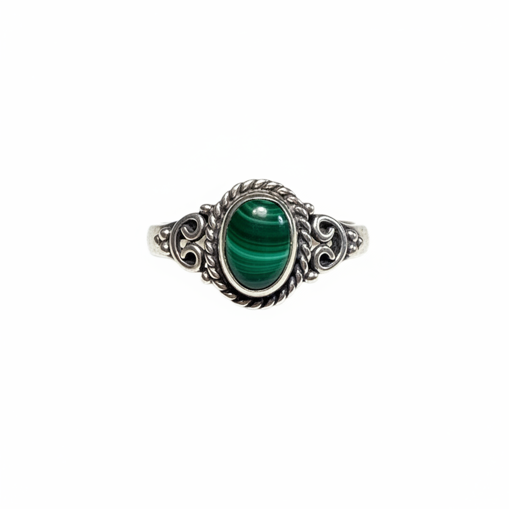 Anello Vintage in Argento con Malachite Naturale Ovale - sfondo bianco