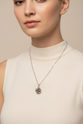 Collana Genesa Ametista indossata
