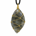 Collana Fiamma liscia in labradorite con filo wire gold