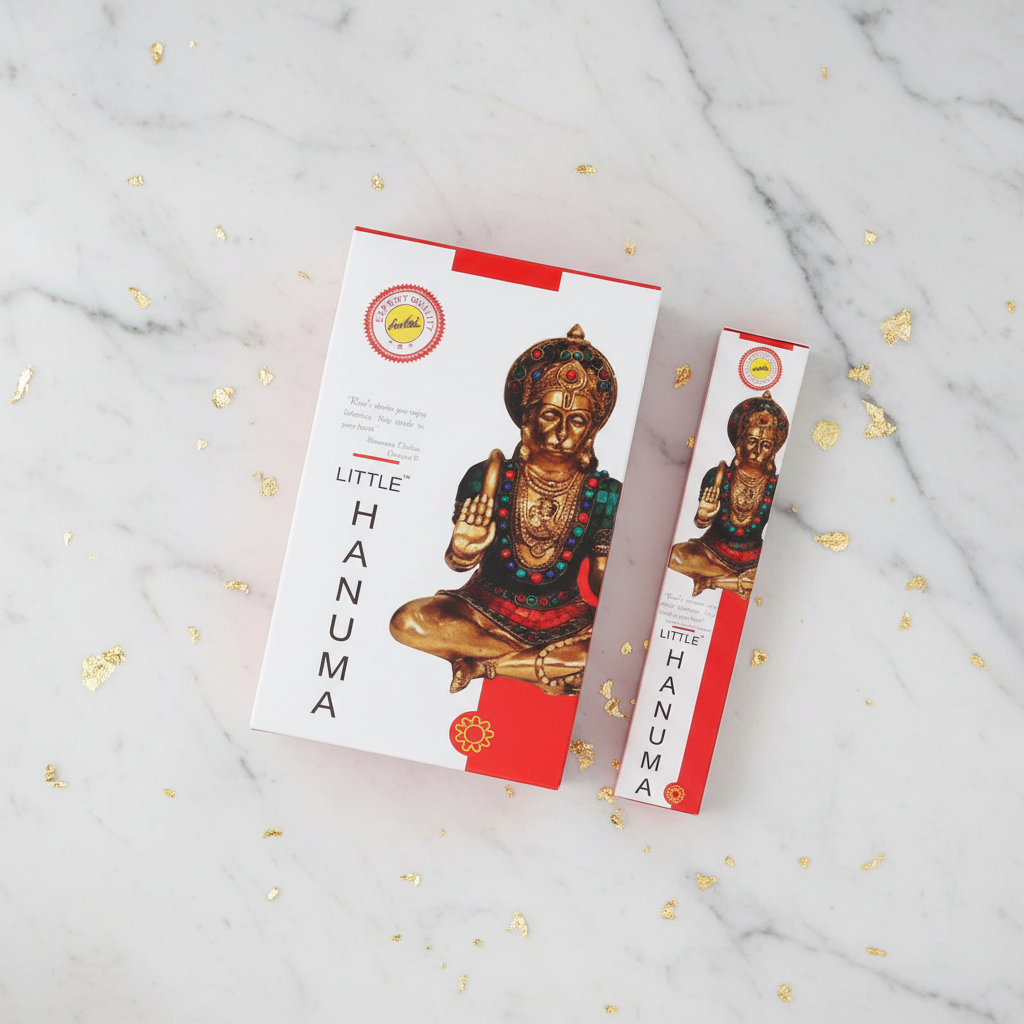Little Hanuma - flatlay su marmo