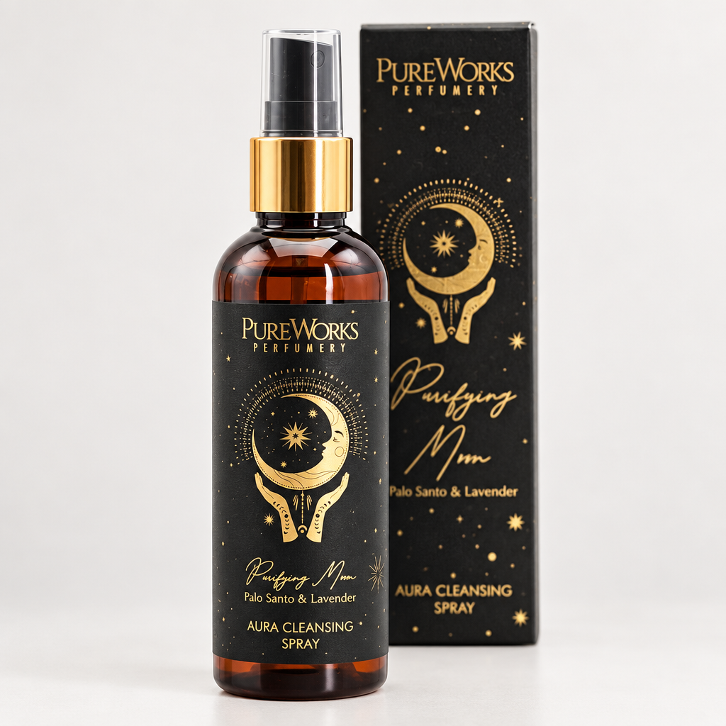 Dettaglio dello spray Luna Purificatrice con luna e mani dorate