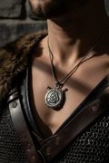 Collana Valknut Vichingo - indossata lifestyle