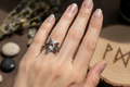 Anello Pentacolo - Lifestyle