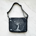 Borsa Tracolla Albero della Vita - flat lay su marmo bianco