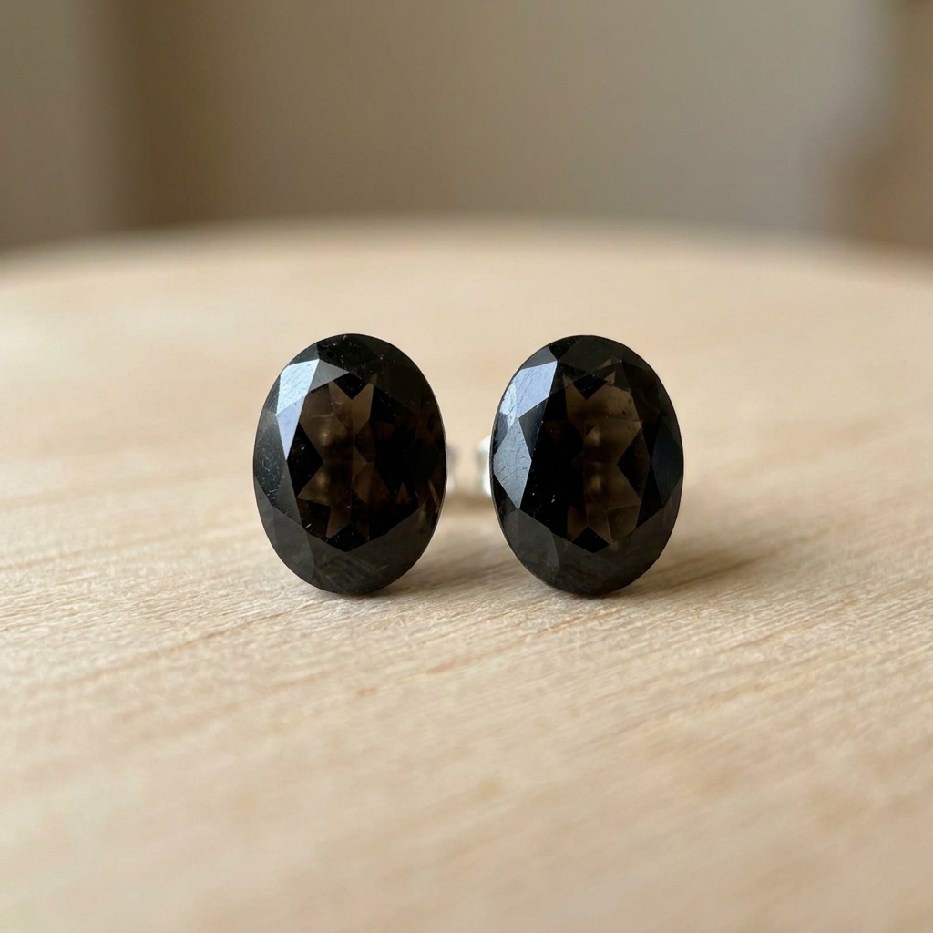 Orecchini in quarzo fumé su legno