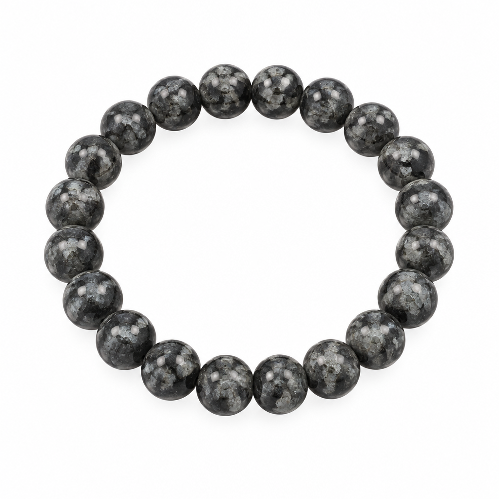 Bracciale in yooperlite su fondo bianco