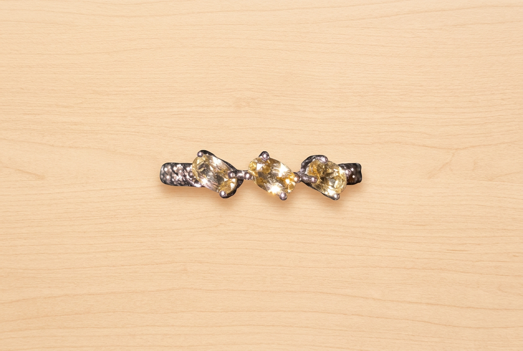 Anello 317 orizzontale su legno chiaro